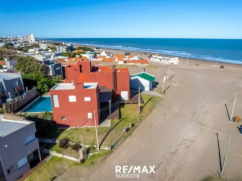 VENTA CASA DE LUJO SOBRE DOS LOTES FRENTE AL MAR