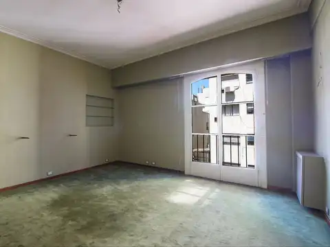 VENTA 3 AMB. C/ DEPENDENCIA EN RECOLETA