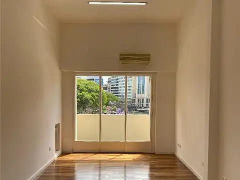 Oficina en Alquiler 100 años