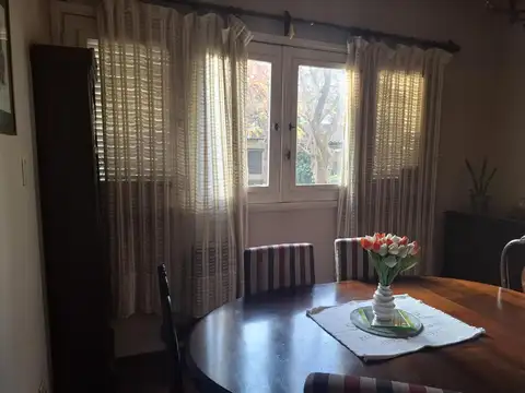 Casa con jardín y pileta en inmejorable ubicación