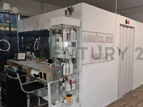 VENTA “ La Gran Esquina” Local en esquina en Balvanera | Gran frente comercial TRIPLE + Bajas expens