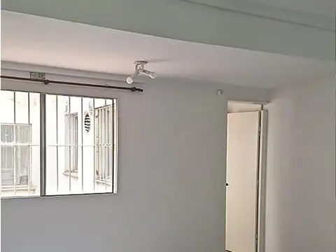 Uriburu 1000, Piso 1