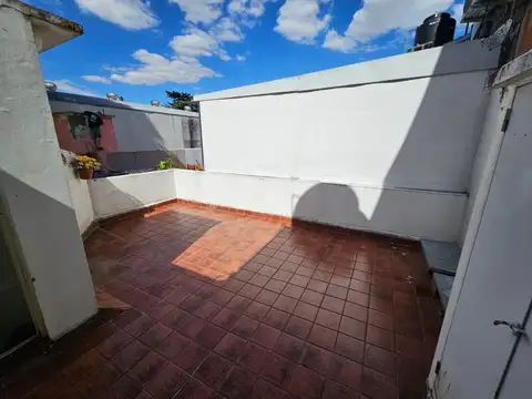 Depto Tipo Casa en Venta 60 años