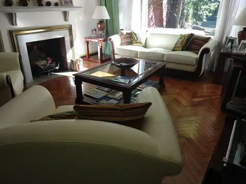 Casa 5 ambientes con 4 baños