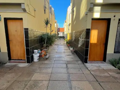 Depto Tipo Casa en Venta en Villa Luzuriaga, USD 39.000