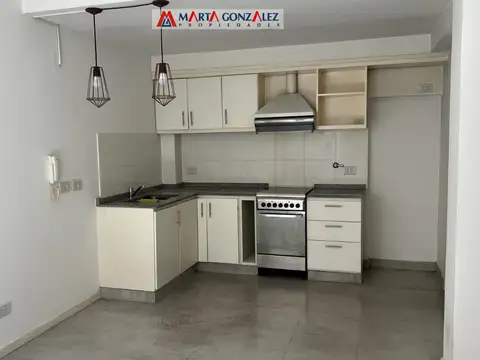 Depto Tipo Casa en Alquiler en Haedo, $ 620.000