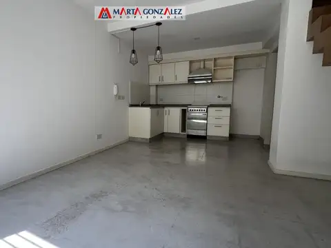 Depto Tipo Casa en Alquiler de 1 dormitorio