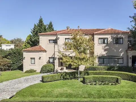 ESPECTACULAR CASA EN VENTA  EN ESTANCIAS DEL PILAR - BARRIO CHAMPAGNAT