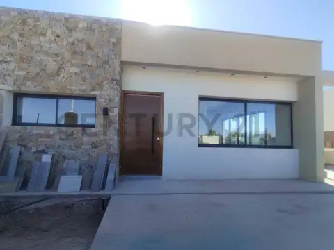 Se vende casa. Lujan