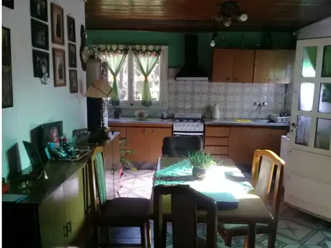 Casa 3 ambientes con 1 baño