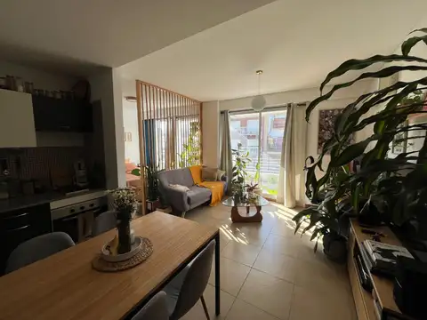 VENTA APTO CREDITO  VILLA URQUIZA 2 AMBIENTES IMPECABLE. BAJAS EXPENSAS