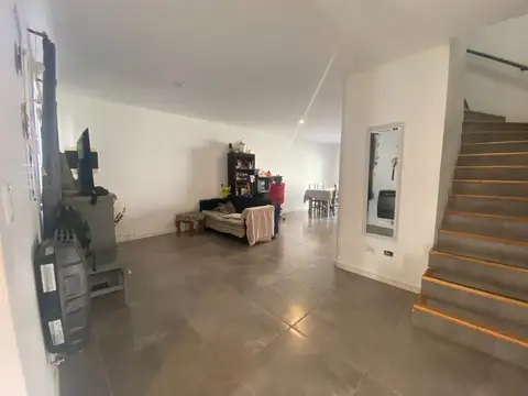 Depto Tipo Casa en Venta de 4 ambientes