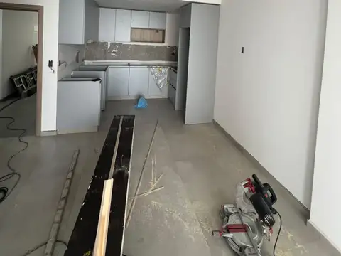 FLORESTA. AV. RIVADAVIA 8800 SEMI PISO 3 AMB. AL FRENTE C/ BALCON " A ESTRENAR "