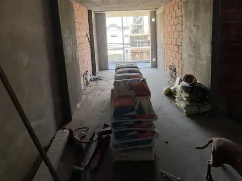 FLORESTA. AV. RIVADAVIA 8800 SEMI PISO 3 AMB. AL FRENTE C/ BALCON "EN CONSTRUCCION"