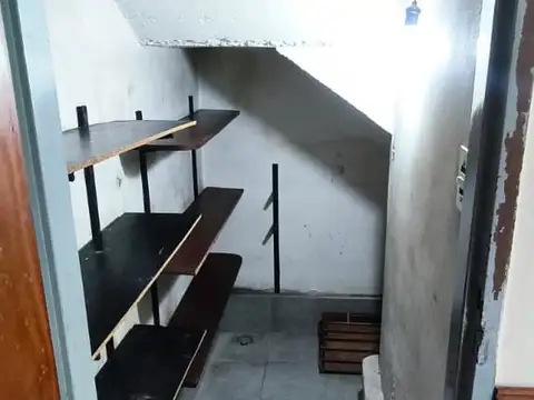 Casa en Alquiler con 6 cocheras