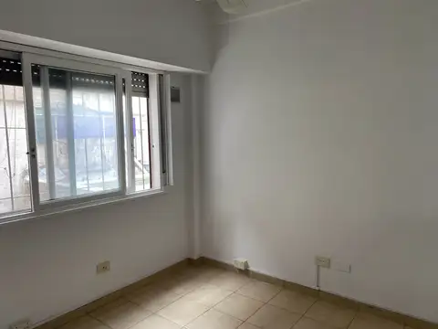 Departamento en Alquiler en Villa Ballester, $ 450.000