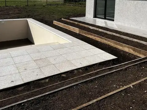 Casa 4 ambientes con 2 baños