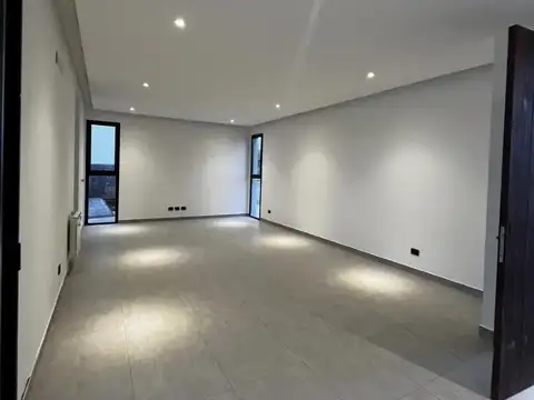 Hermosa Casa En Alquiler En San Sebastian