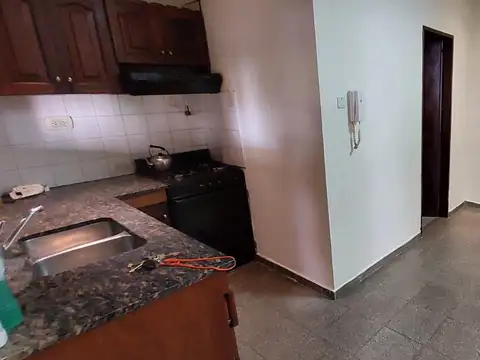 ALQUILER CASA 2 AMBIENTES , PARQUE, PARRILLA