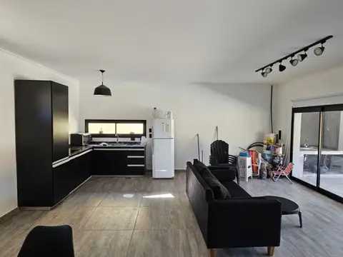 Casa quinta en Antelo de dos habitaciones y dos baños, parrillero, pileta y gran jardín parquiz...