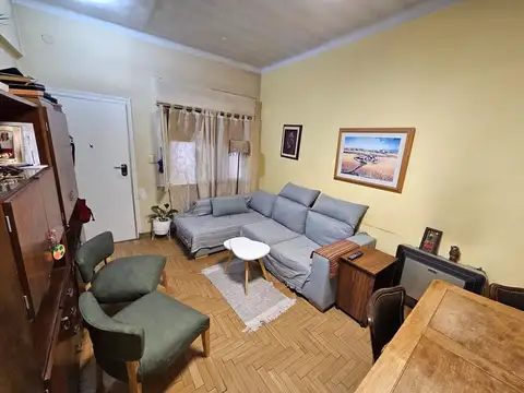 VILLA BALLESTER CENTRO: PH DE 3 AMB AL FRENTE CON TERRAZA.