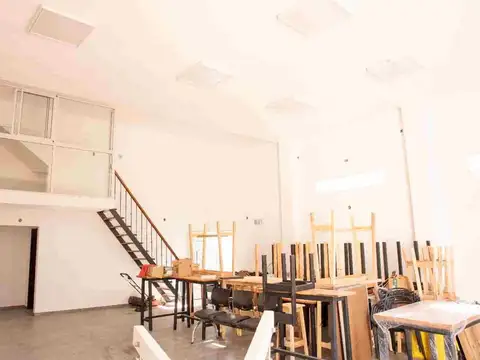 Casa con Local en Grand Bourg-Vivienda y Negocio