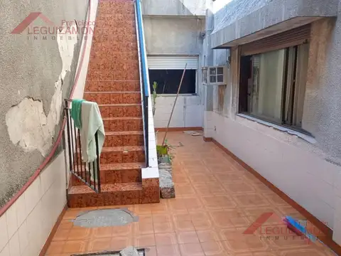 Depto Tipo Casa 5 ambientes con 2 baños