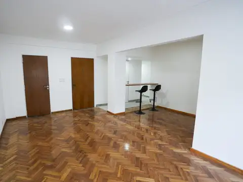 Avenida Rivadavia 4000, Piso 1