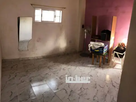 Casa 2 ambientes con 1 baño