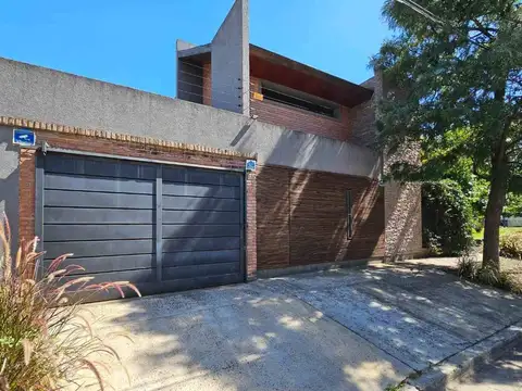 Casa 5 amb Venta El Palomar Pileta Parque PERMUTA