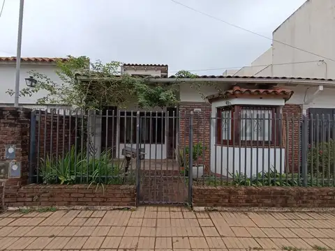Casa en Venta en Barrio San Bernardo, Luján Centro