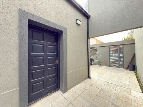 VENTA CASA EN PH AL FRENTE - ZONA ESTACIÓN