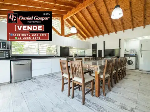 VENTA – EXCELENTE CASA 4 AMBIENTES C/SPA EN SUITE