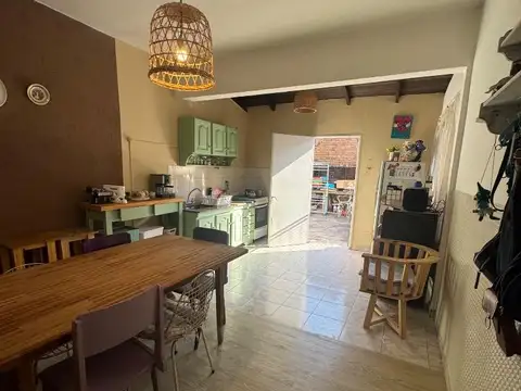 Casa 6 ambientes con 3 baños