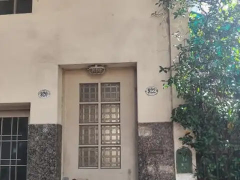 VENTA PH FLORES ANDRES LAMAS 922 P/ESCALERA