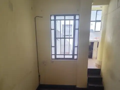 Depto Tipo Casa en Venta en Flores, USD 35.000