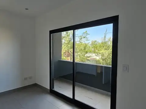 Casa en Alquiler con 1 cochera