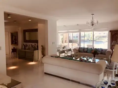 Casa en Venta al Sudeste
