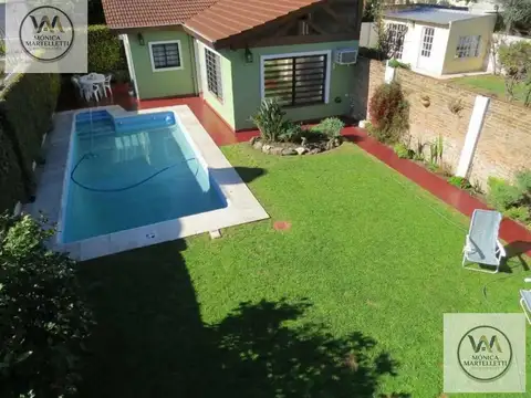 Casa en Venta con 3 cocheras