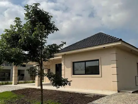 Casa en Venta en Pilar del Este - San Ramiro, USD 270.000