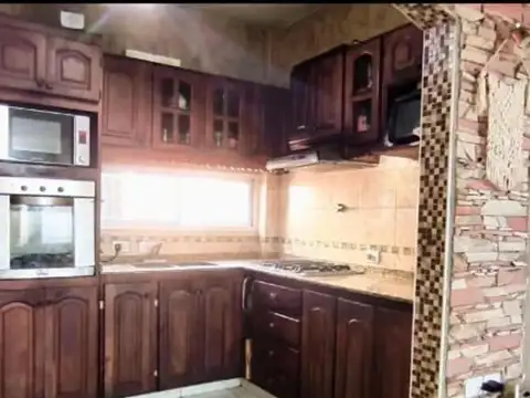 Casa 4 ambientes con 1 baño
