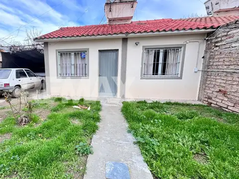 EN VENTA CASA EN PB 2 DORMITORIOS PLOTTIER