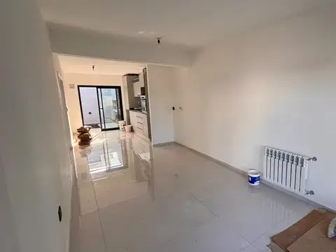 Casa 4 ambientes con 1 baño