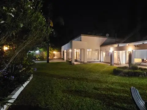 SE VENDE CASA AMOBLADA DE CATEGORIA - SAUCE VIEJO