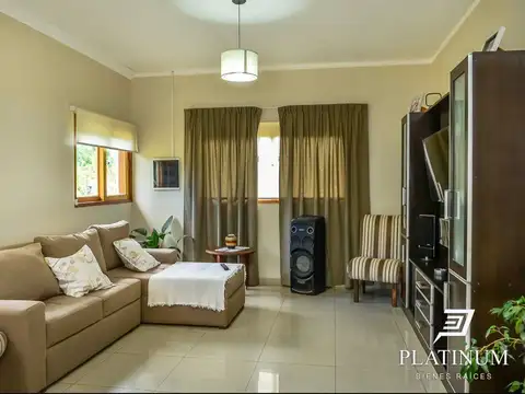 Casa 7 ambientes con 4 baños