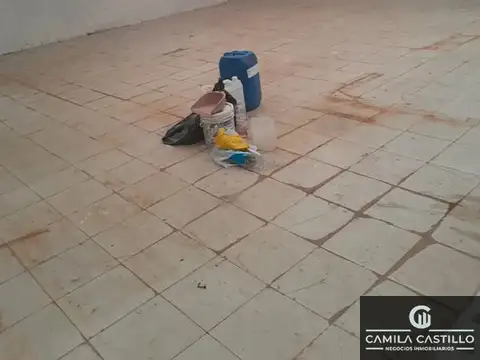 Galpón en alquiler de 300m2 ubicado en La Tablada