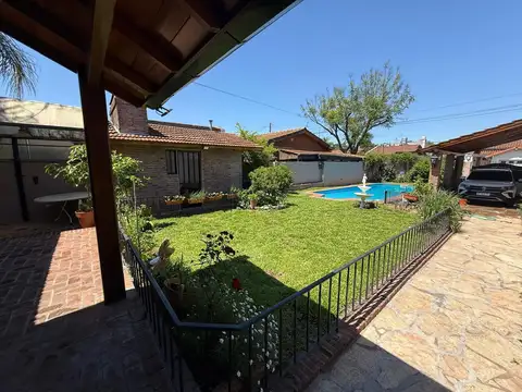 Casa 4 ambientes con 3 baños