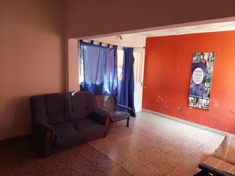 AMPLIA CASA EN GUADALUPE OESTE, IDEAL GERIATRICO O CLINICA