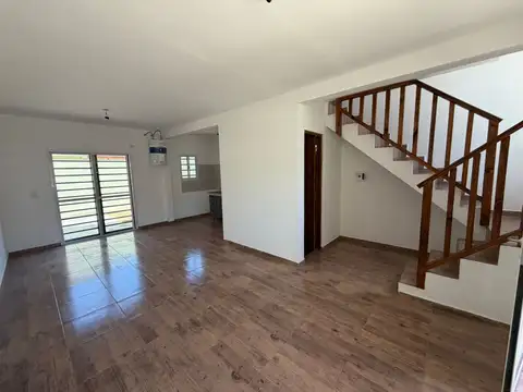 Casa 3 ambientes con 1 baño