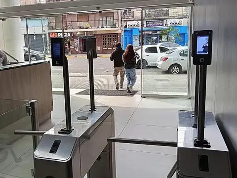 Oficina 1155 m2 en Abasto Edificio nuevo 22 metros de aventanamiento Tríplex Cocheras